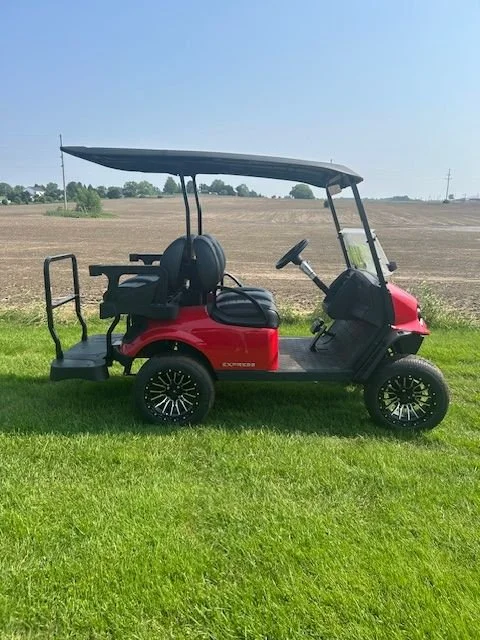 EMT-21285-001-6000000004_480px.webp 2025 E-Z-GO Express 4 Gas four-passenger golf cart