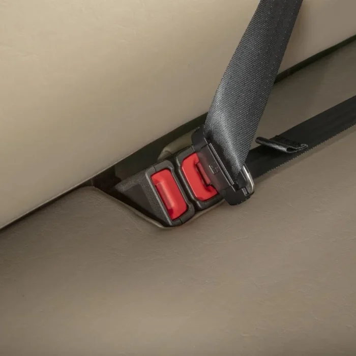 EMT-23742-015-CC_2022_CRU_3ptSeatBelt_2.webp