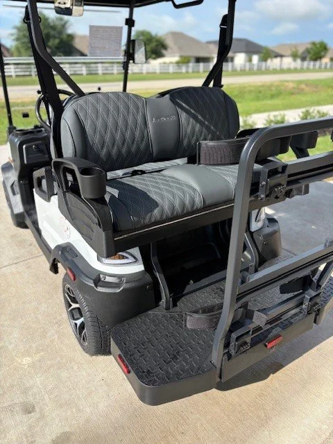 EMT-24042-007-back-seat.webp EMT-24042-007-back-seat.webp