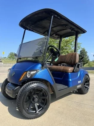 2022 Yamaha Drive2 EFI Quietech two-passenger gas golf cart stock EMT-24652