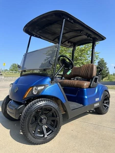 EMT-24652-001-38FA9FE9-258B-4B3D-8EAF-28848BFED55F.webp 2022 Yamaha Drive2 EFI Quietech two-passenger gas golf cart stock EMT-24652