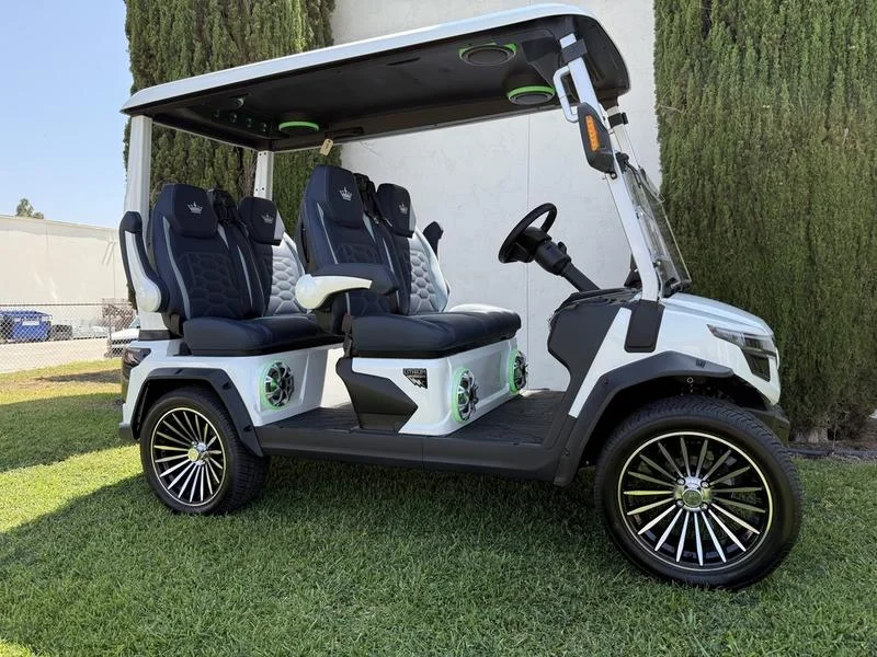 EMT-25669-001-AEF5DF7A-6CC7-4521-BADE-278D12E79CF6.webp 2025 Evolution D-Max GT4 Pearl White lithium golf cart, SKU EMT-25669