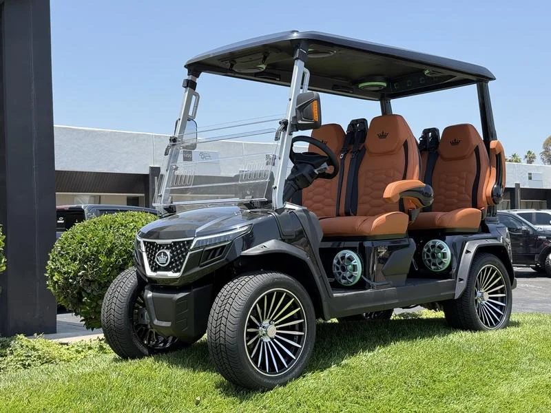 EMT-25691-001-019B176B-0DAE-4AE1-8793-309178741722.webp 2025 Evolution D-Max GT4 Black Sapphire lithium golf cart, SKU EMT-25691