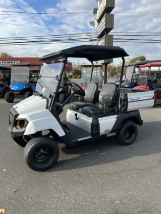 2024 Yamaha UMAX One Glacier White EFI gas utility cart with dump bed