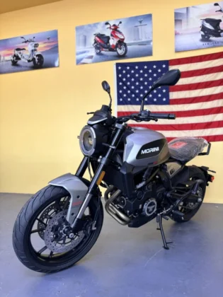 Moto Morini Seiemmezzo STR 650