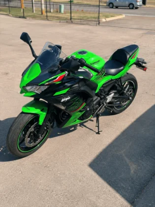 2024 KAWASAKI NINJA 650 ABS KRT EDITION