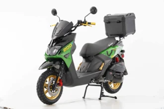 New Vitacci VTR FIGHTER PRO 200 Scooter, 169cc Carbureted 4-Stroke Single-Cylinder Engine, Air-Cooled, 12-Inch Alloy Rims