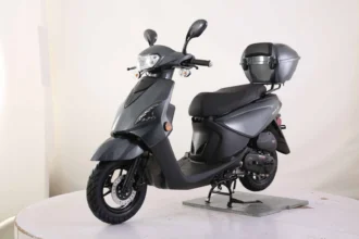 Vitacci Vogue 50cc Scooter, 4-Stroke, Single Cylinder, Air-Cooled, 10” Aluminum Rims