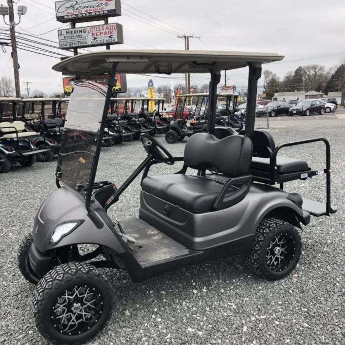 YD3MTGMBLK-001-IMG_1882-e1574880623650.webp 2016 Yamaha Drive lifted electric golf cart in Matte Gray Metallic