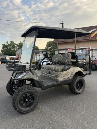 2014 Yamaha Drive camo electric golf cart with 6-inch lift