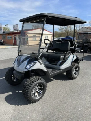 2016 Yamaha Drive electric golf cart with Silver and Black airbrush and 6-inch lift